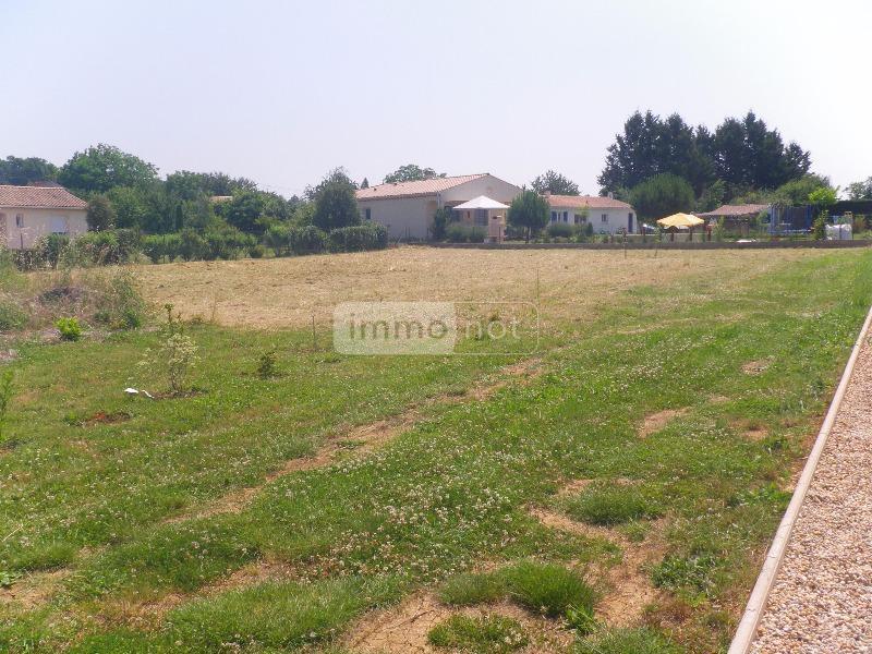 Achat terrain a batir Pons 17800 Charente-Maritime 1272 m2 28620 euros Terrain a batir a vendre Pons 17800 Charente-Maritime 1272 m2 28620 euros